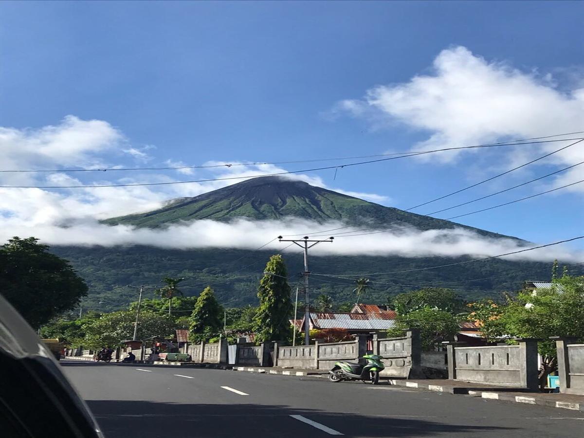 Aini Home Stay Ternate Exteriör bild