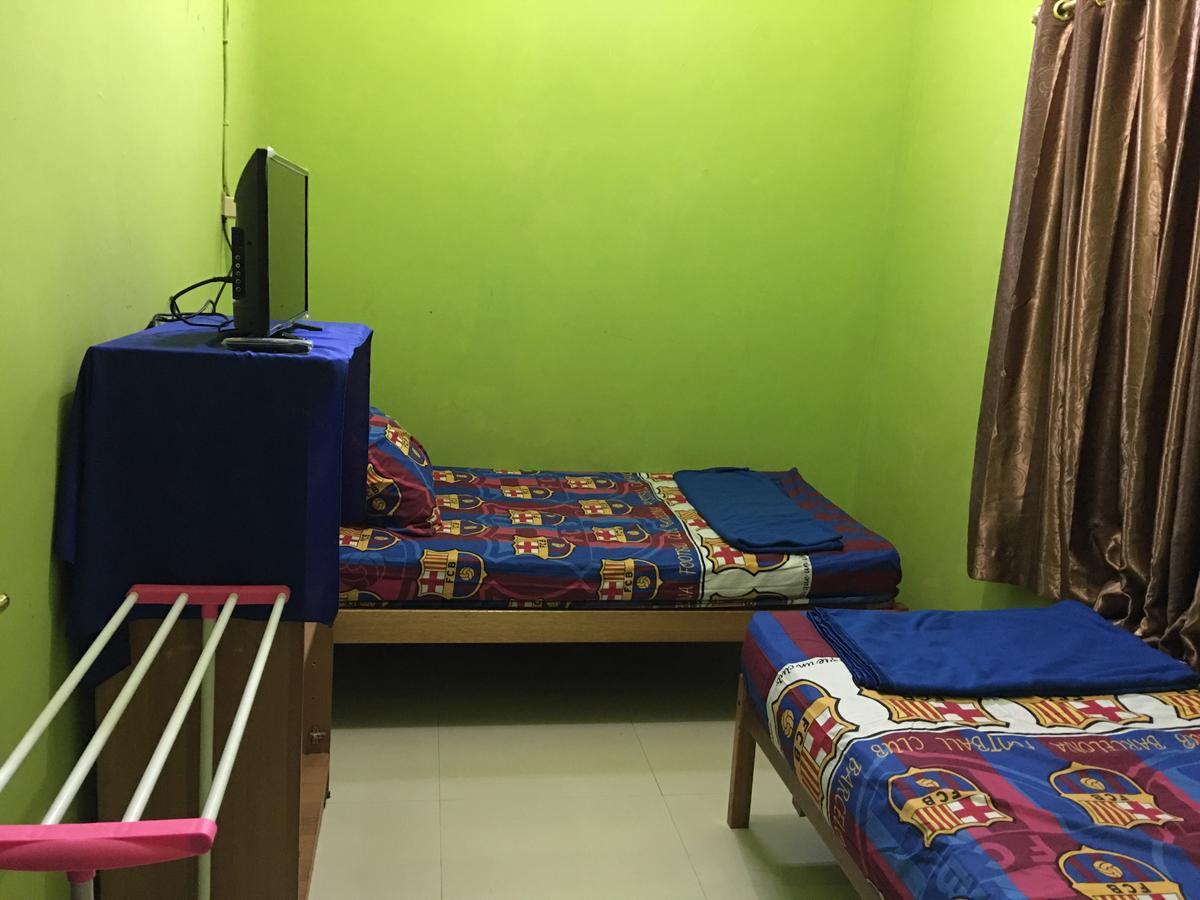 Aini Home Stay Ternate Exteriör bild