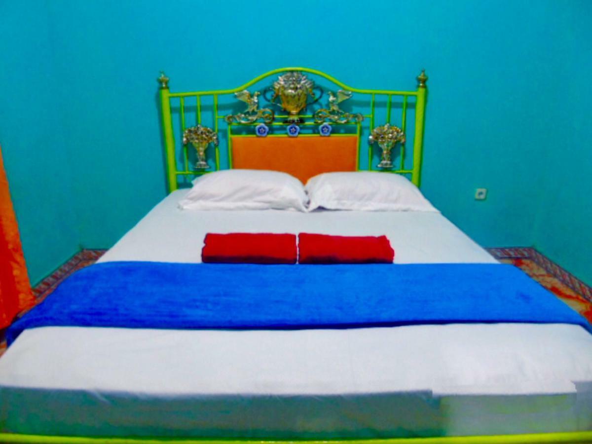 Aini Home Stay Ternate Exteriör bild