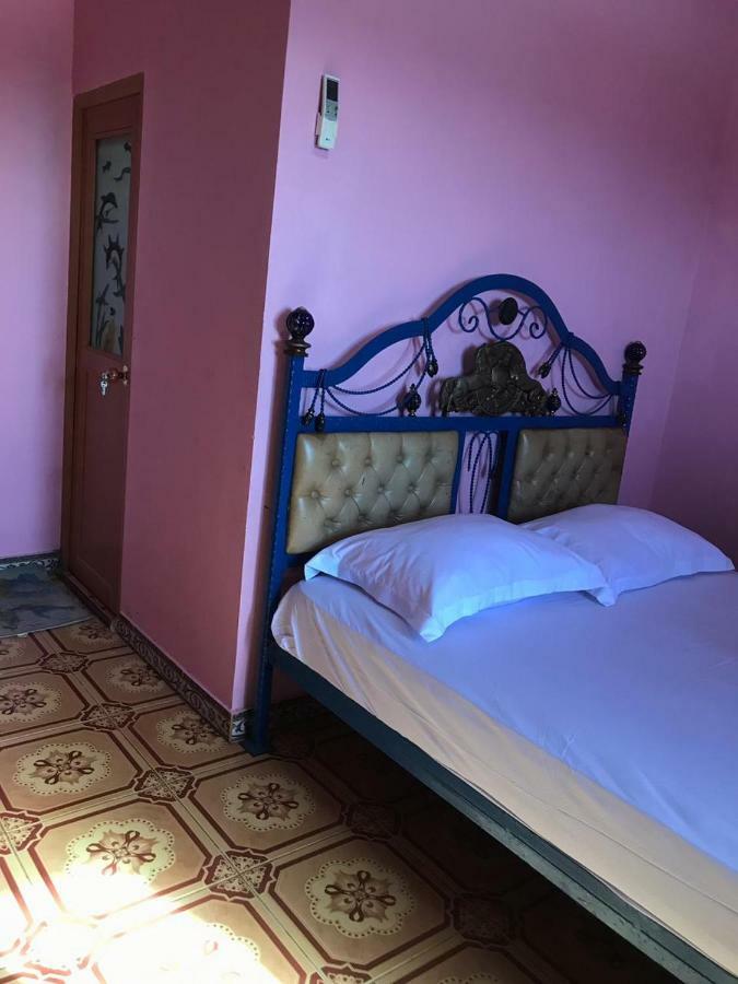 Aini Home Stay Ternate Exteriör bild