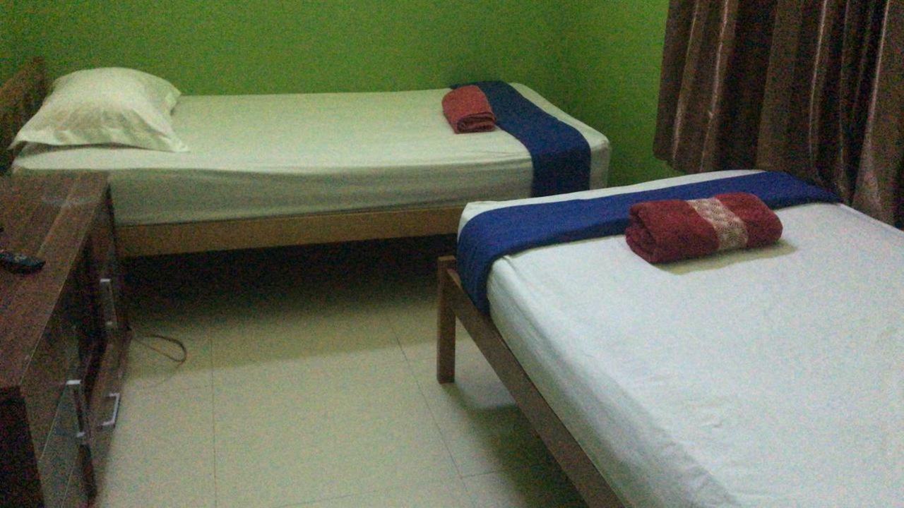 Aini Home Stay Ternate Exteriör bild
