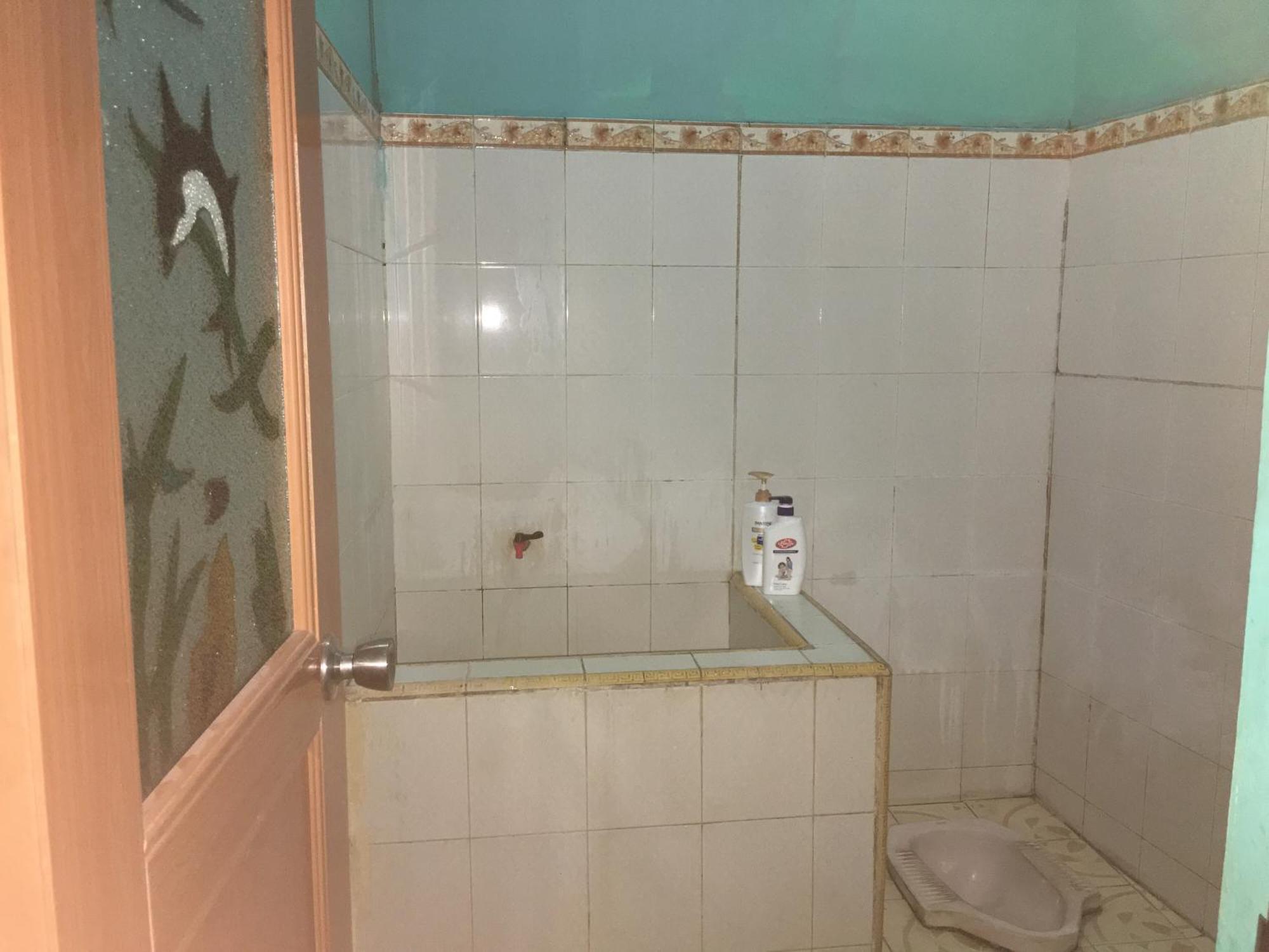 Aini Home Stay Ternate Exteriör bild