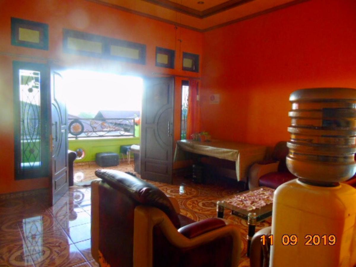 Aini Home Stay Ternate Exteriör bild
